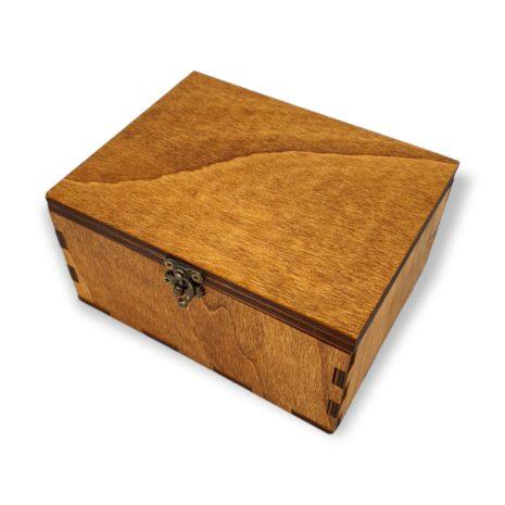 Drevený Box na Hodinky v Orechovom Dizajne - 4 Hodinky