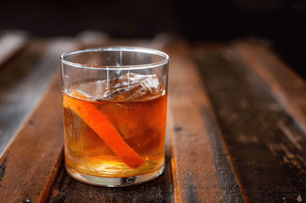 oldfeshion mužský drink, rum, drink na jar, mužský drink